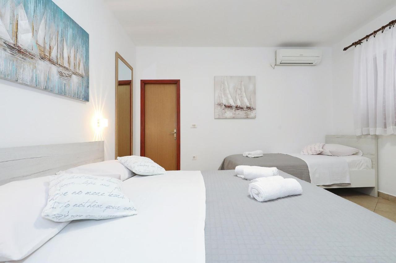 Strpic Apartment *